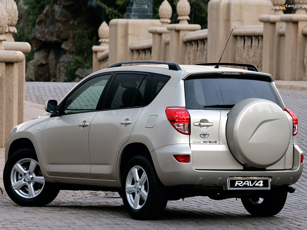 Toyota RAV4 ZA-spec 2006–08 images (1280 x 960)