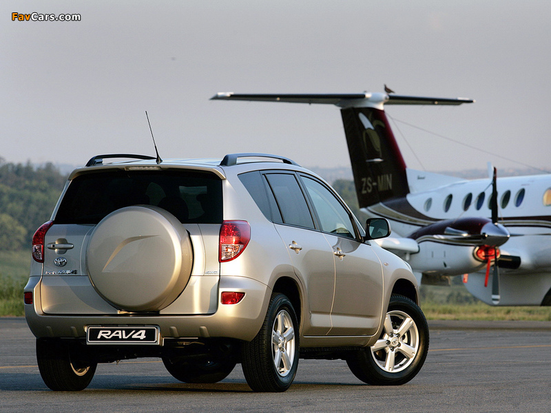 Toyota RAV4 ZA-spec 2006–08 photos (800 x 600)