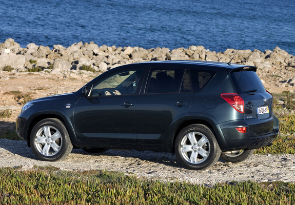 Toyota RAV4 2006–08 photos