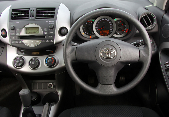 Toyota RAV4 ZA-spec 2006–08 photos