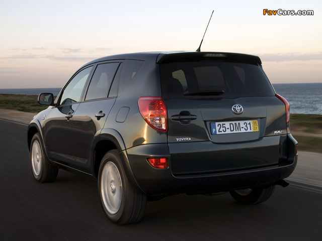 Toyota RAV4 2006–08 pictures (640 x 480)