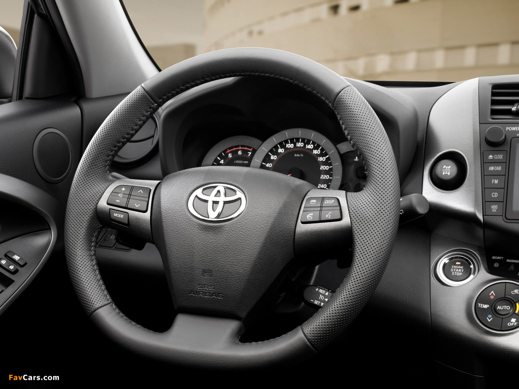 Toyota RAV4 2010 images (1024 x 768)