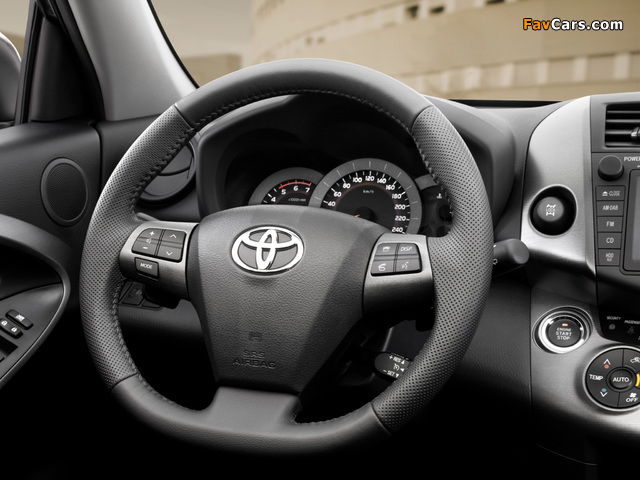 Toyota RAV4 2010 images (640 x 480)