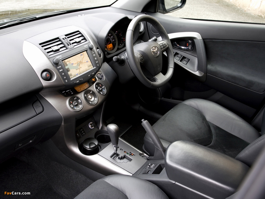 Toyota RAV4 UK-spec 2010 pictures (1024 x 768)