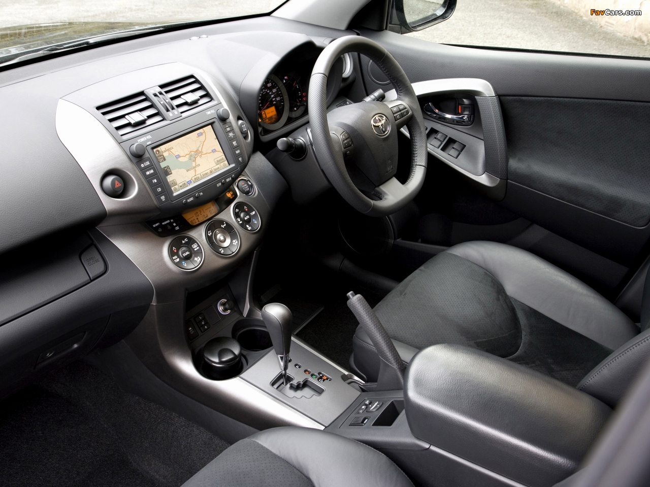 Toyota RAV4 UK-spec 2010 pictures (1280 x 960)