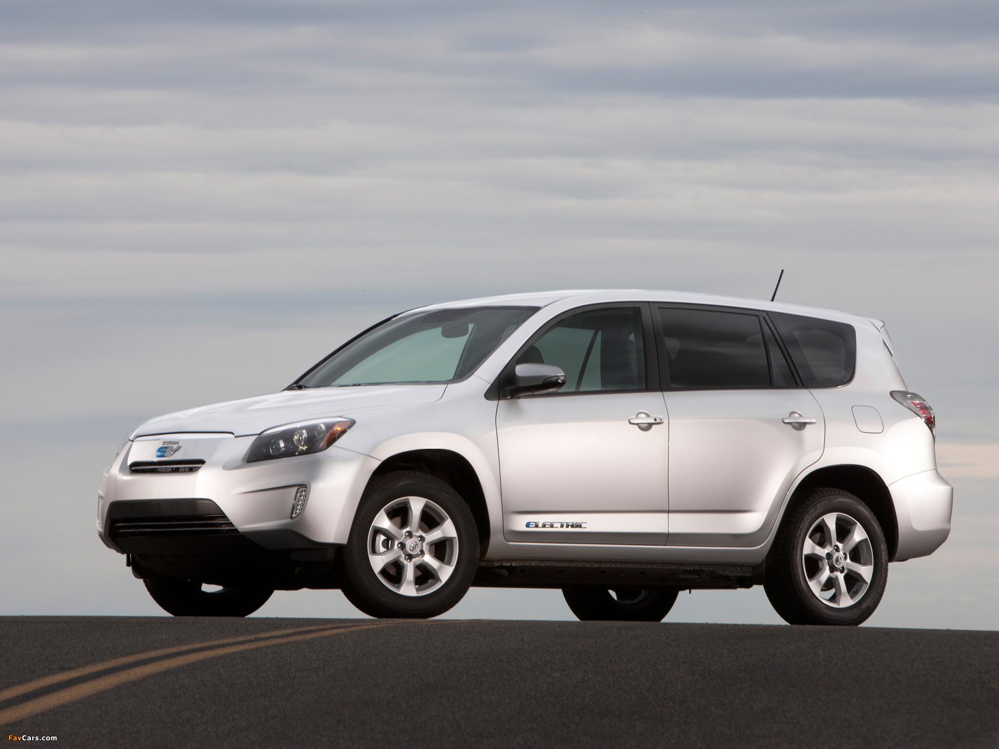 Toyota RAV4 EV 2012 pictures (2048 x 1536)