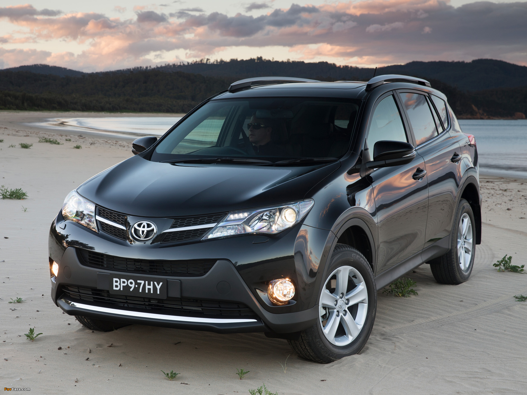 Toyota RAV4 AU-spec 2013 photos (2048 x 1536)