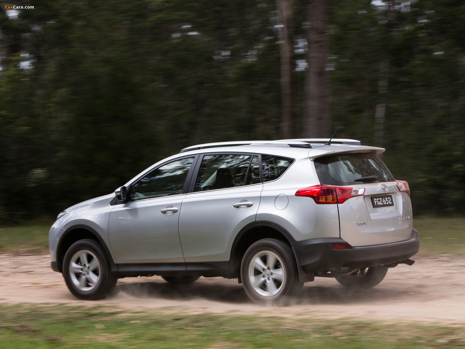 Toyota RAV4 AU-spec 2013 wallpapers (1600 x 1200)