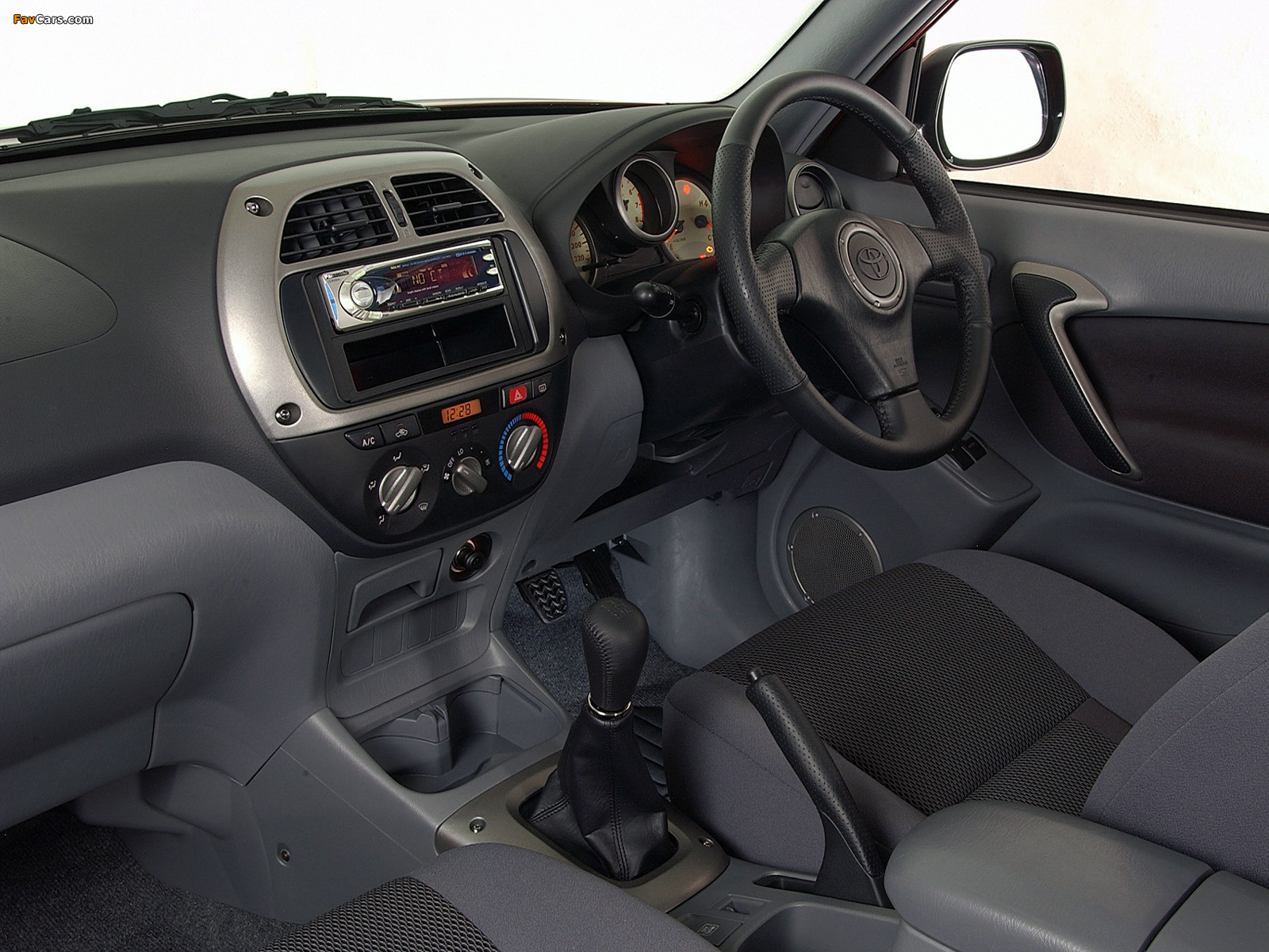 Toyota RAV4 3-door ZA-spec 2000–03 wallpapers (1600 x 1200)