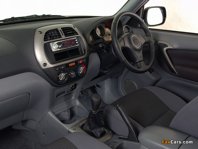 Toyota RAV4 3-door ZA-spec 2000–03 wallpapers (640 x 480)