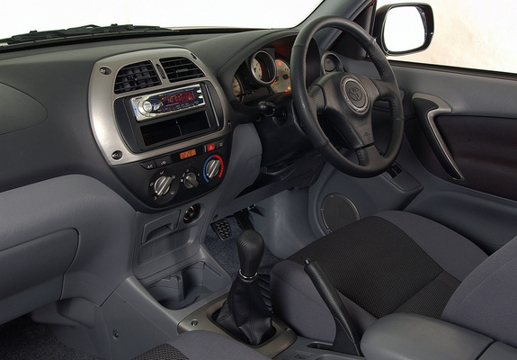 Toyota RAV4 3-door ZA-spec 2000–03 wallpapers