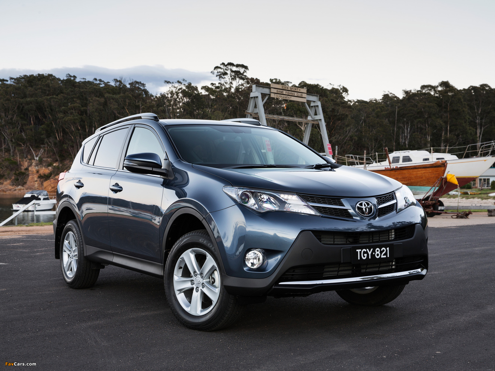 Toyota RAV4 AU-spec 2013 wallpapers (1600 x 1200)