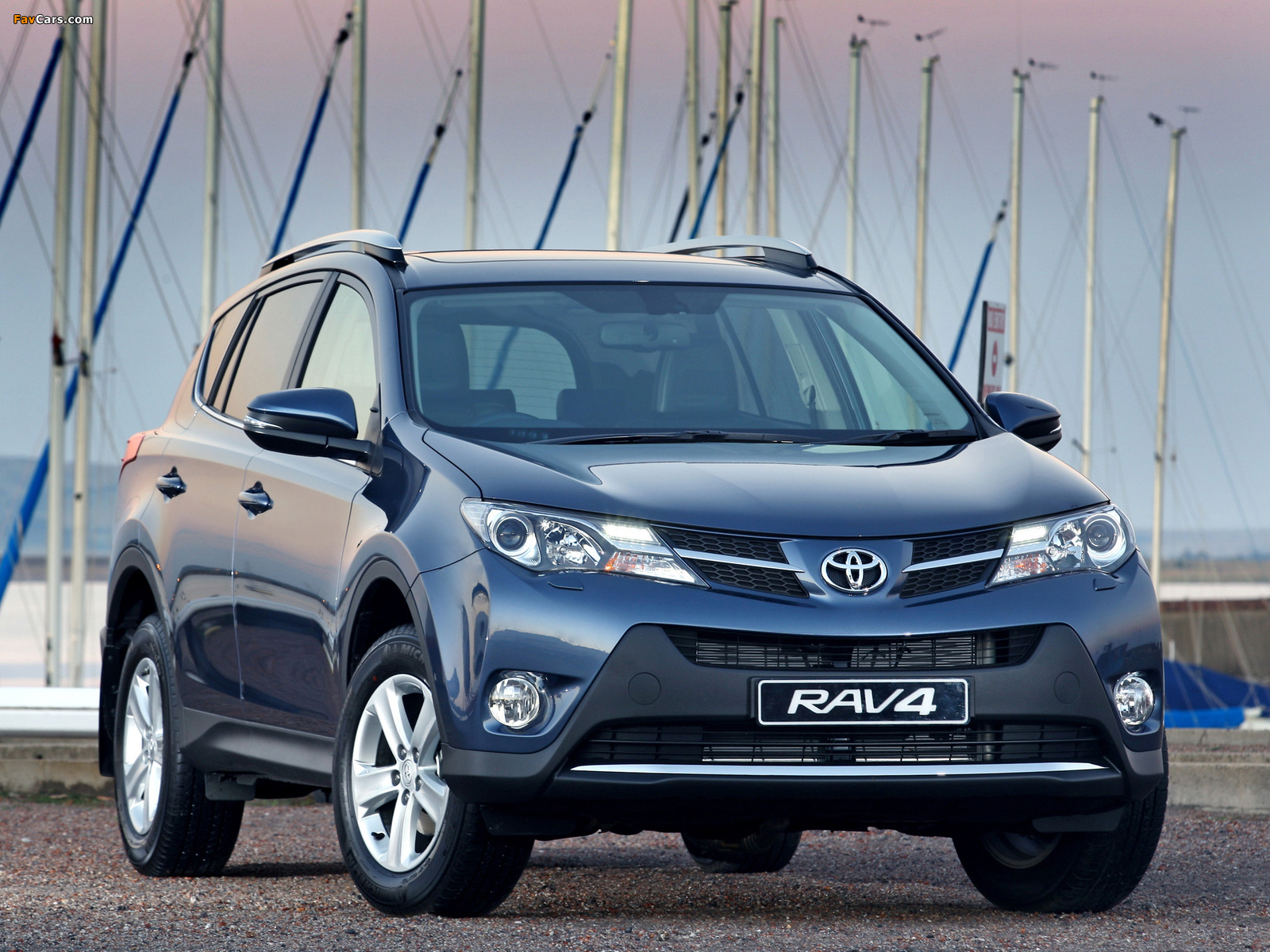 Toyota RAV4 ZA-spec 2013 wallpapers (1600 x 1200)