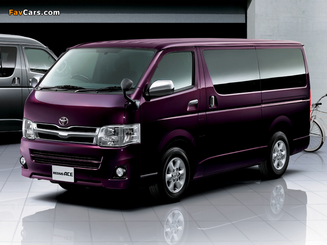 Pictures of Toyota Regius Ace Super GL Prime Selection 2012 (640 x 480)