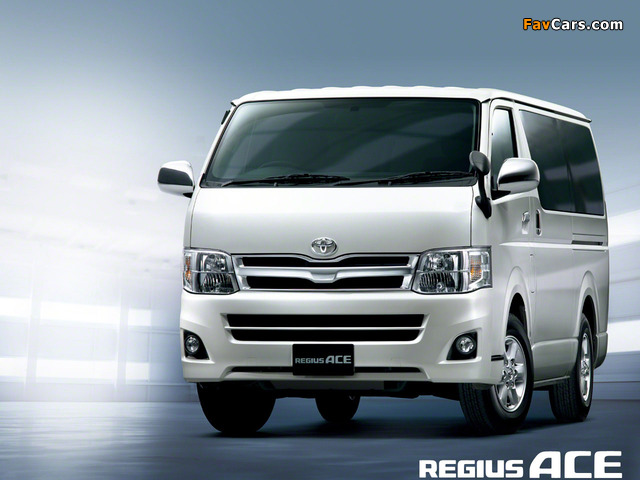 Pictures of Toyota Regiusace 2010–14 (640 x 480)