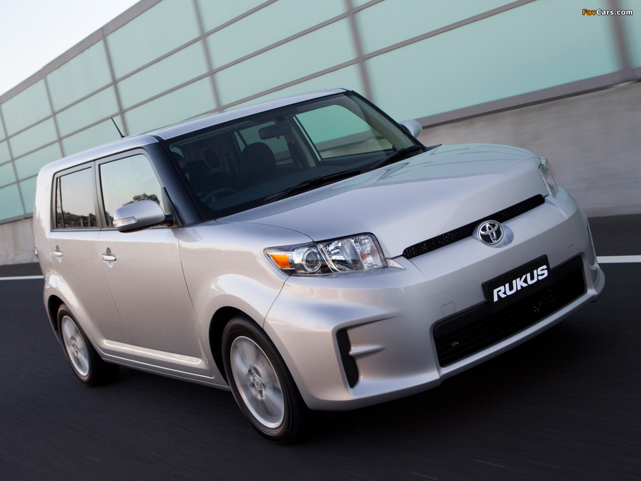 Toyota Rukus 2010 images (1280 x 960)