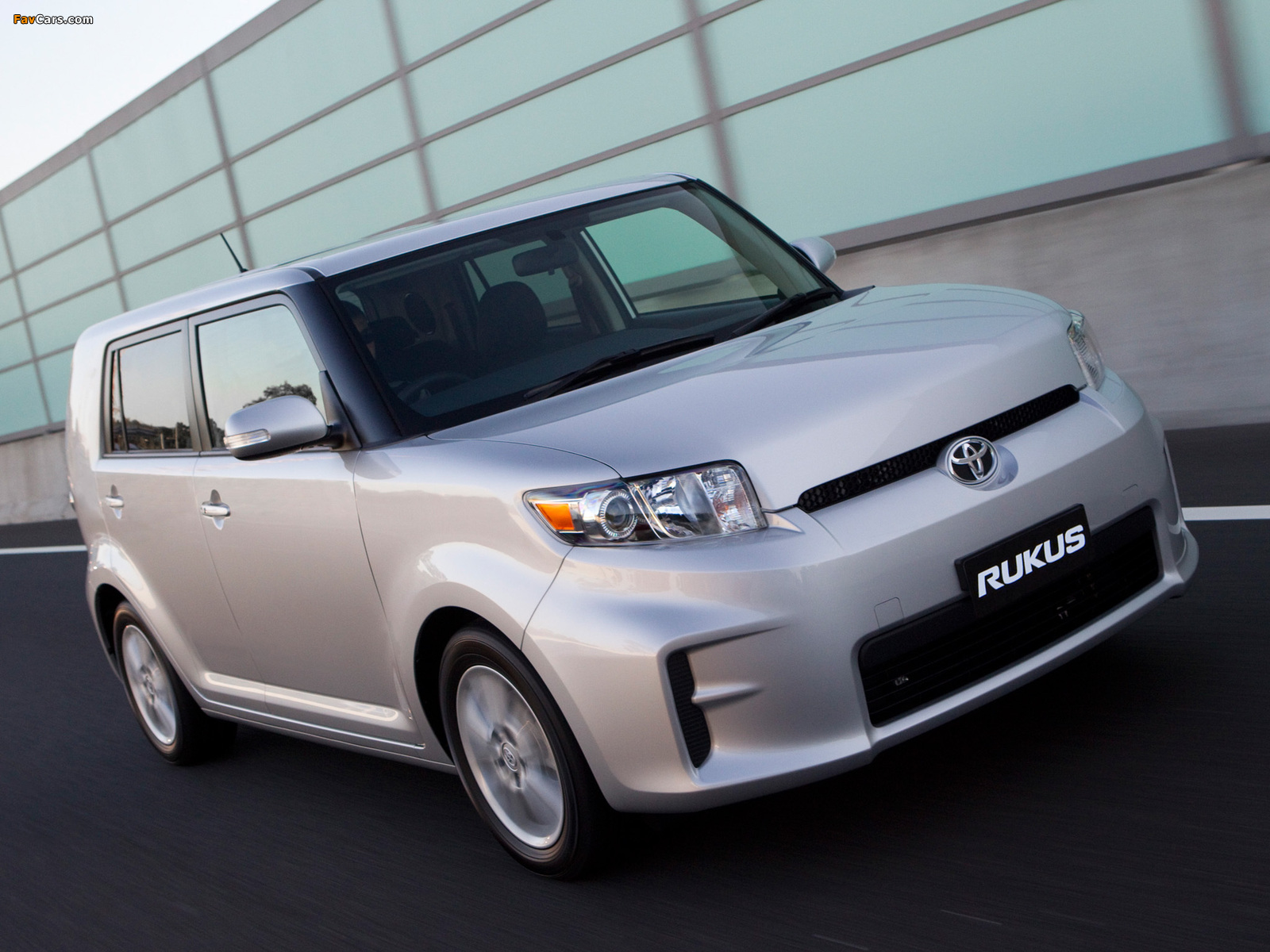 Toyota Rukus 2010 images (1600 x 1200)