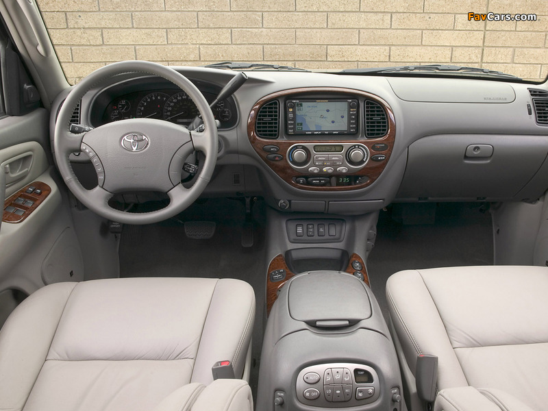 Pictures of Toyota Sequoia Limited 2005–07 (800 x 600)