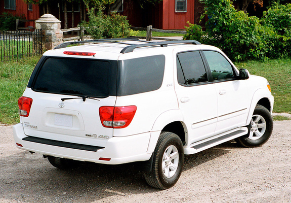 Toyota Sequoia SR5 2005–07 photos