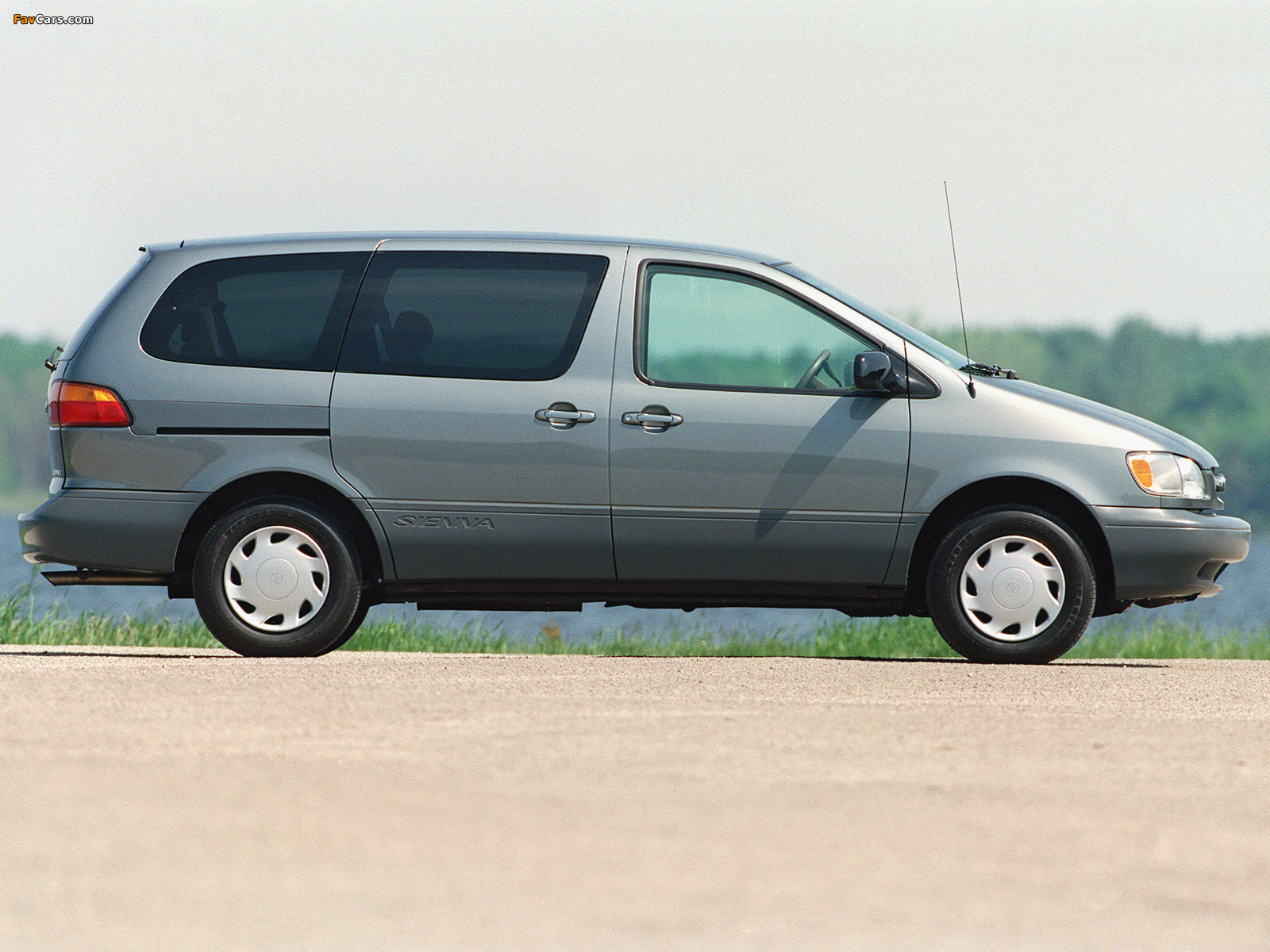 Images of Toyota Sienna 1997–2001 (1600 x 1200)