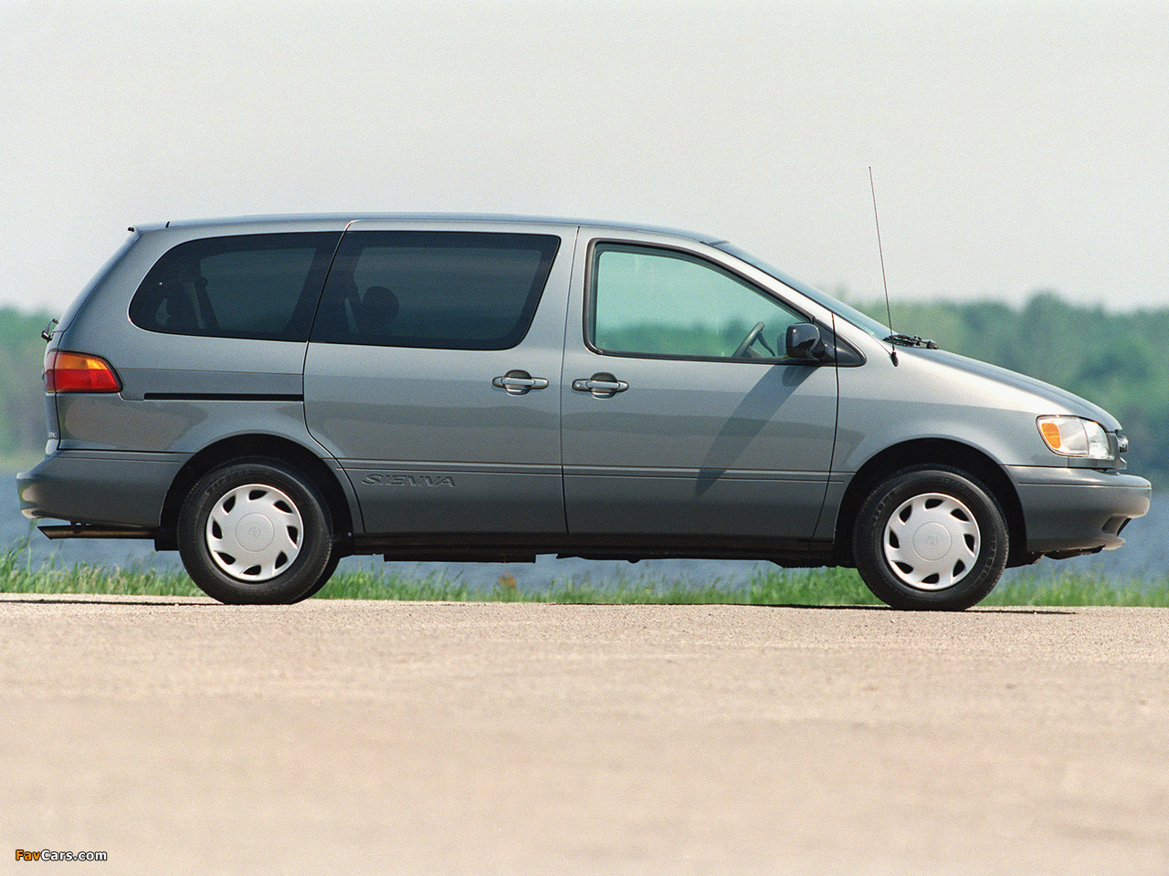 Images of Toyota Sienna 1997–2001 (1280 x 960)