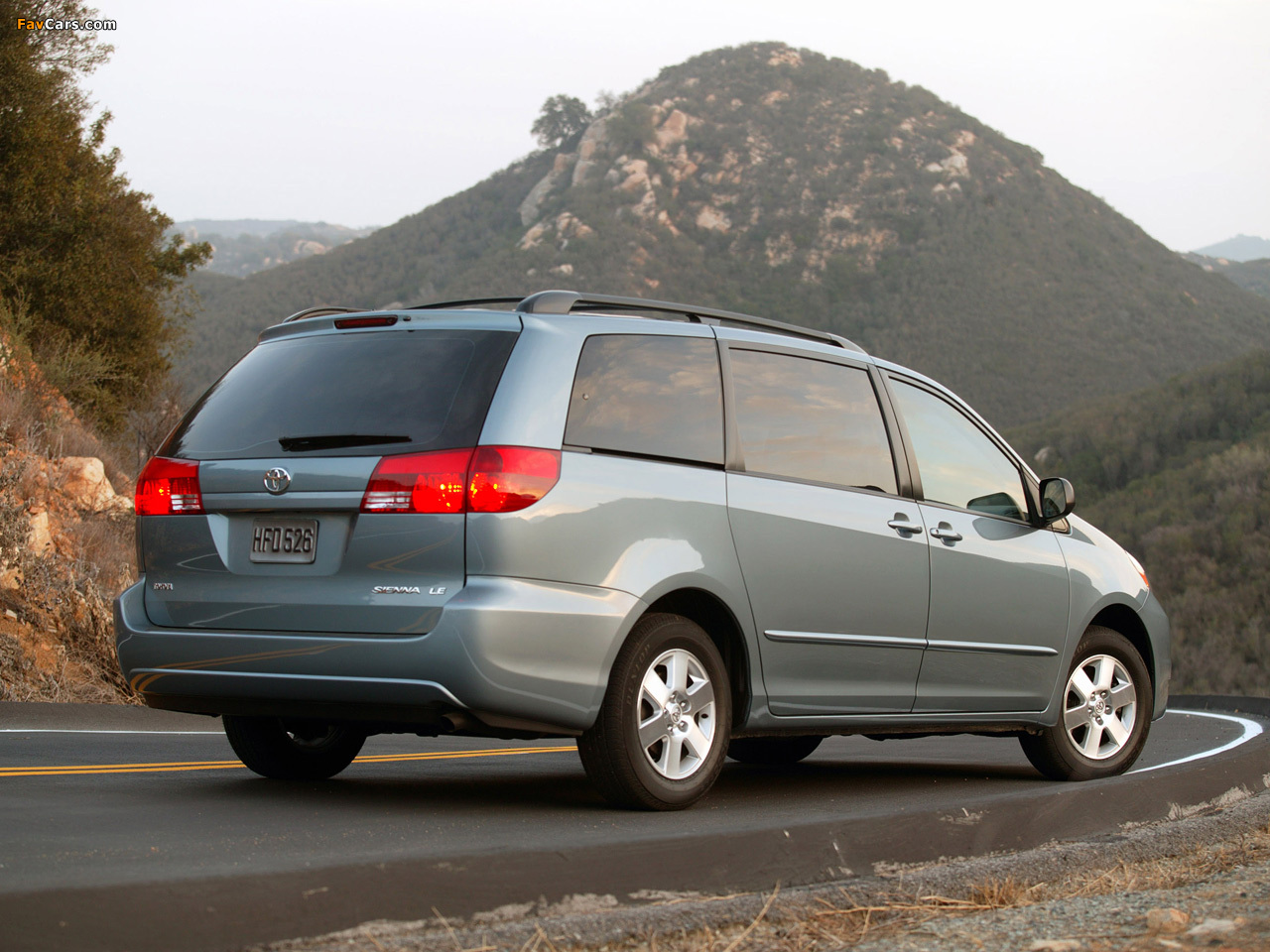 Images of Toyota Sienna 2004–05 (1280 x 960)