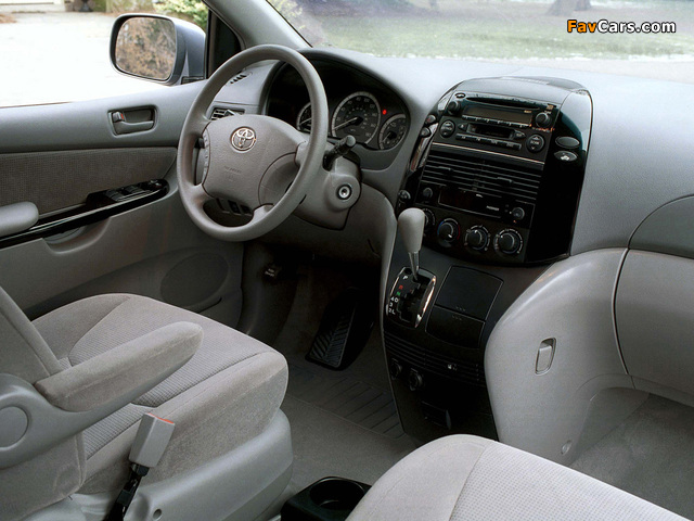 Images of Toyota Sienna 2004–05 (640 x 480)