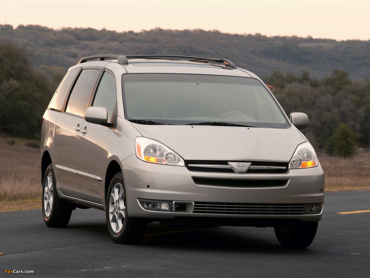 Images of Toyota Sienna 2004–05 (1280 x 960)