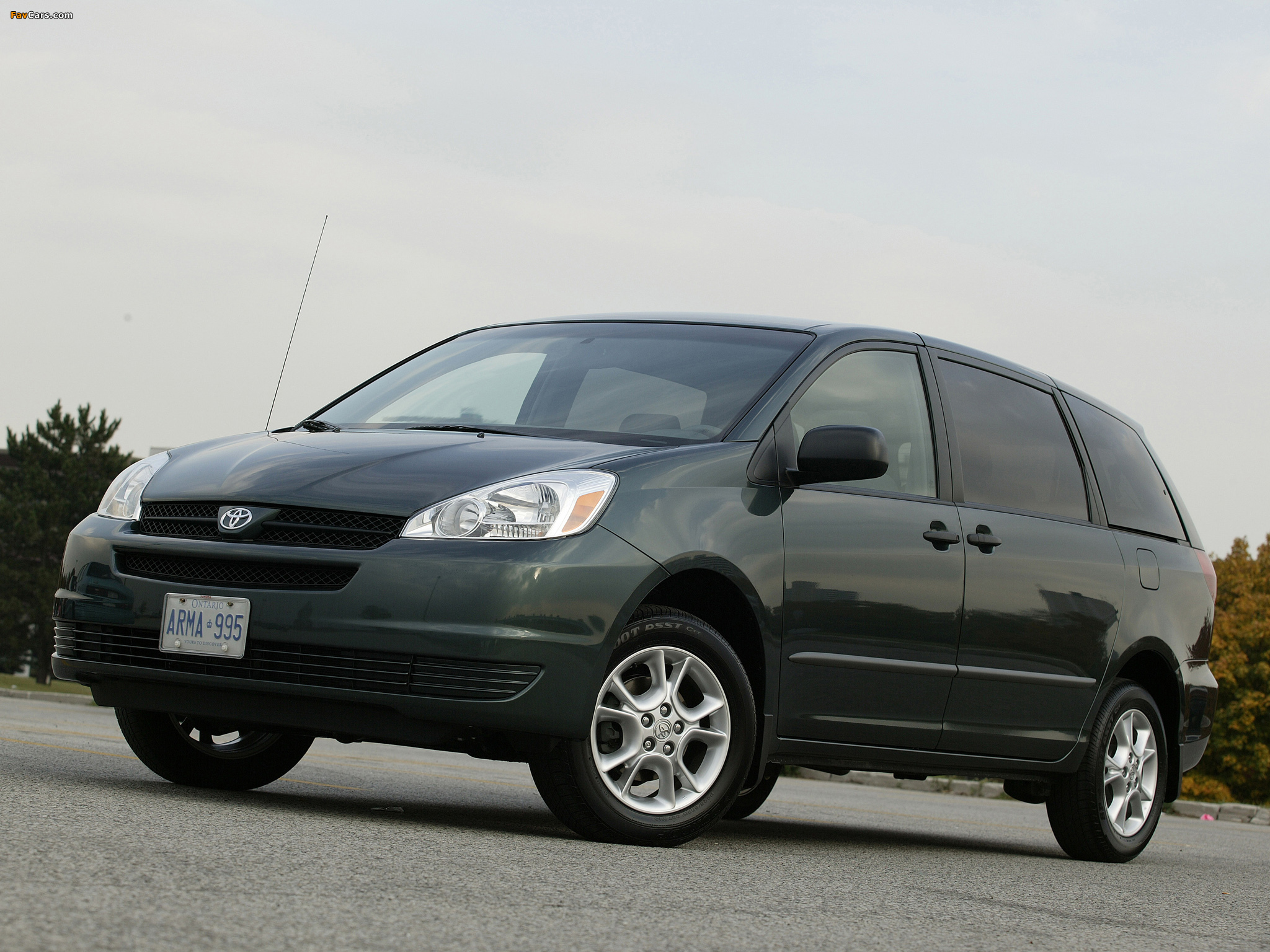Images of Toyota Sienna 2004–05 (2048 x 1536)