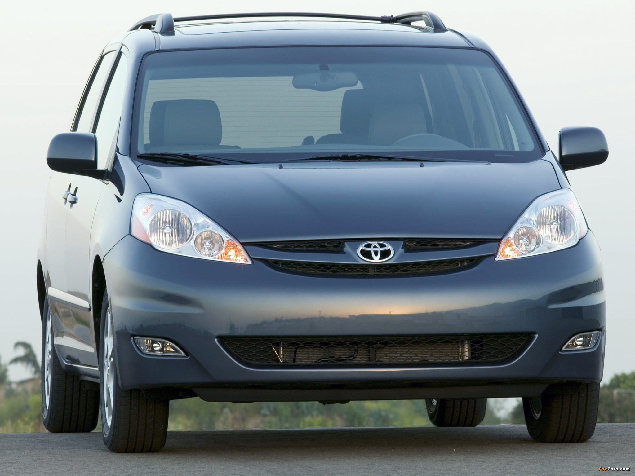 Images of Toyota Sienna 2005–10 (2048 x 1536)