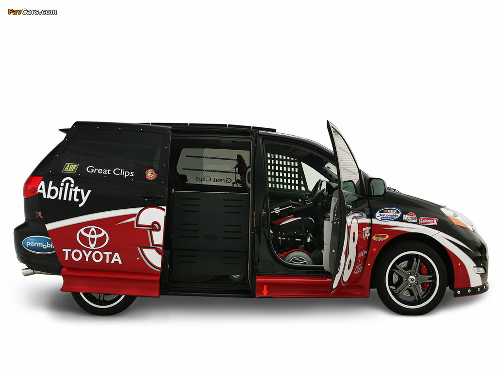 Images of Toyota Ultimate NASCAR Fan Sienna Rampvan Concept 2008 (1024 x 768)