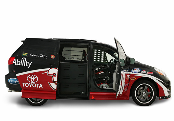 Images of Toyota Ultimate NASCAR Fan Sienna Rampvan Concept 2008