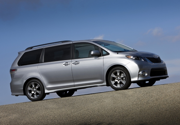 Images of Toyota Sienna SE 2010