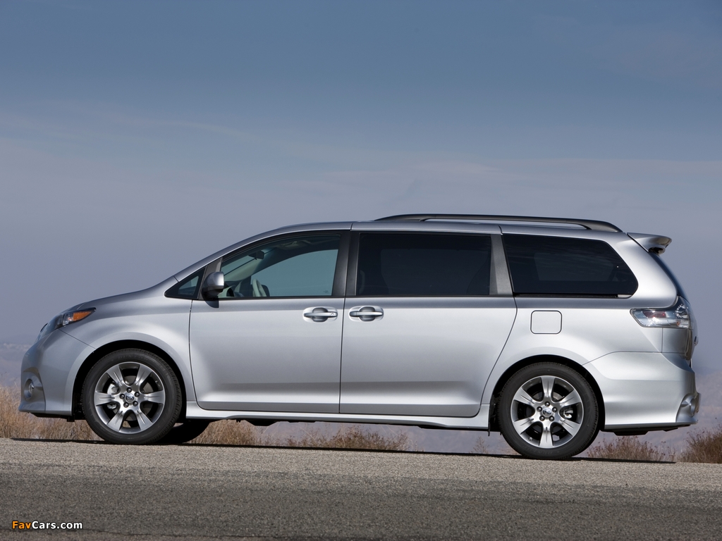 Images of Toyota Sienna SE 2010 (1024 x 768)