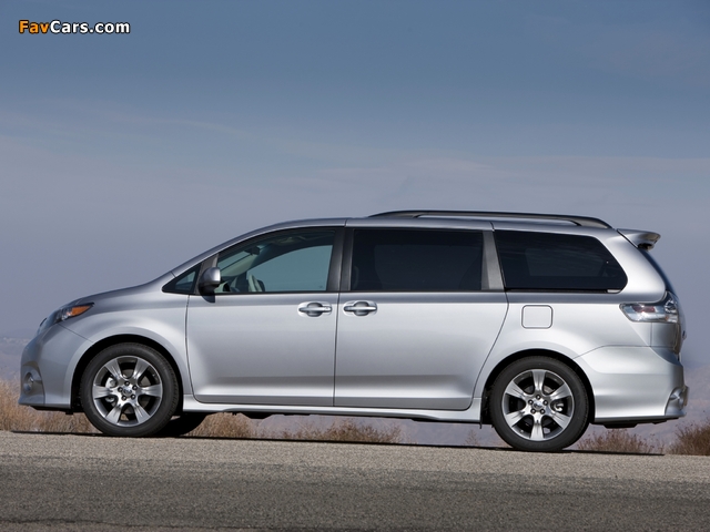 Images of Toyota Sienna SE 2010 (640 x 480)