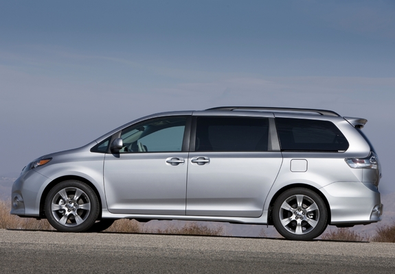 Images of Toyota Sienna SE 2010