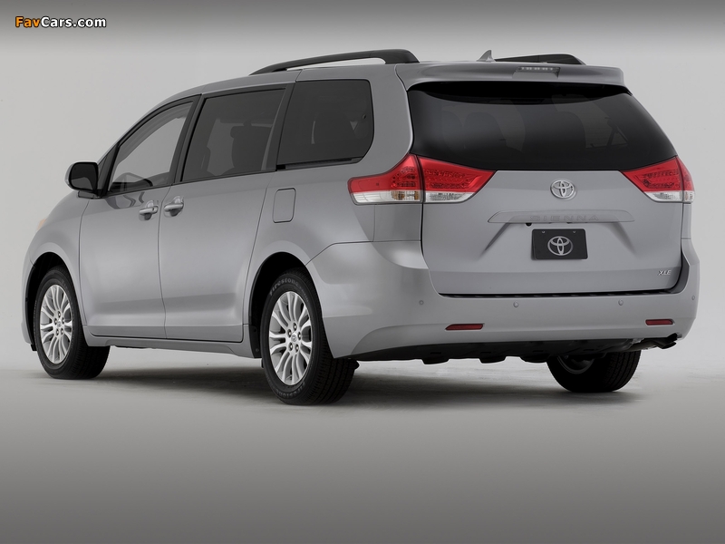 Images of Toyota Sienna 2010 (800 x 600)