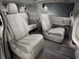 Images of Toyota Sienna 2010