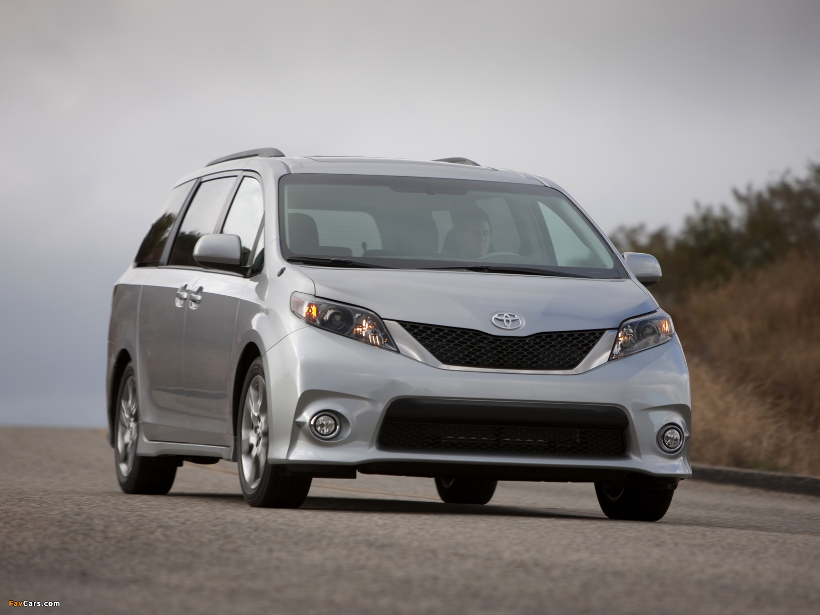 Photos of Toyota Sienna SE 2010 (1600 x 1200)