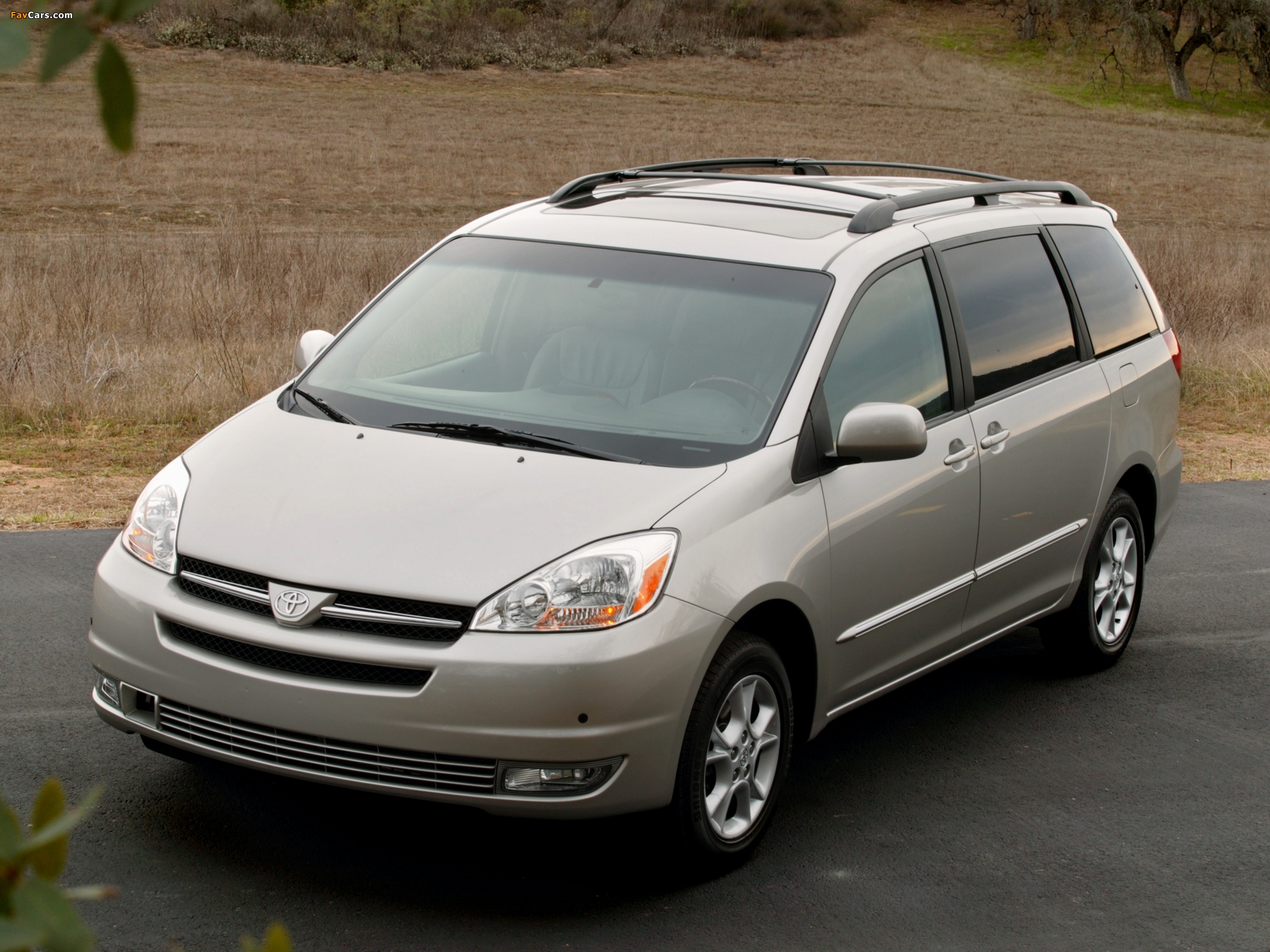 Pictures of Toyota Sienna 2004–05 (2048 x 1536)