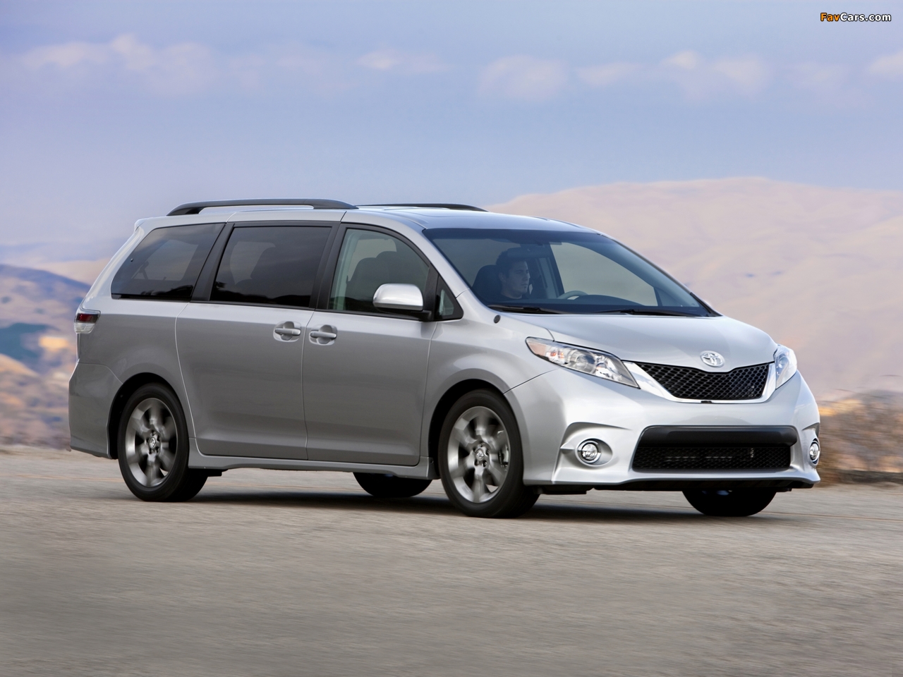 Pictures of Toyota Sienna SE 2010 (1280 x 960)