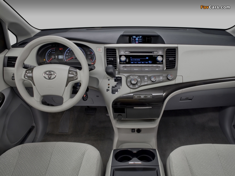 Pictures of Toyota Sienna 2010 (800 x 600)
