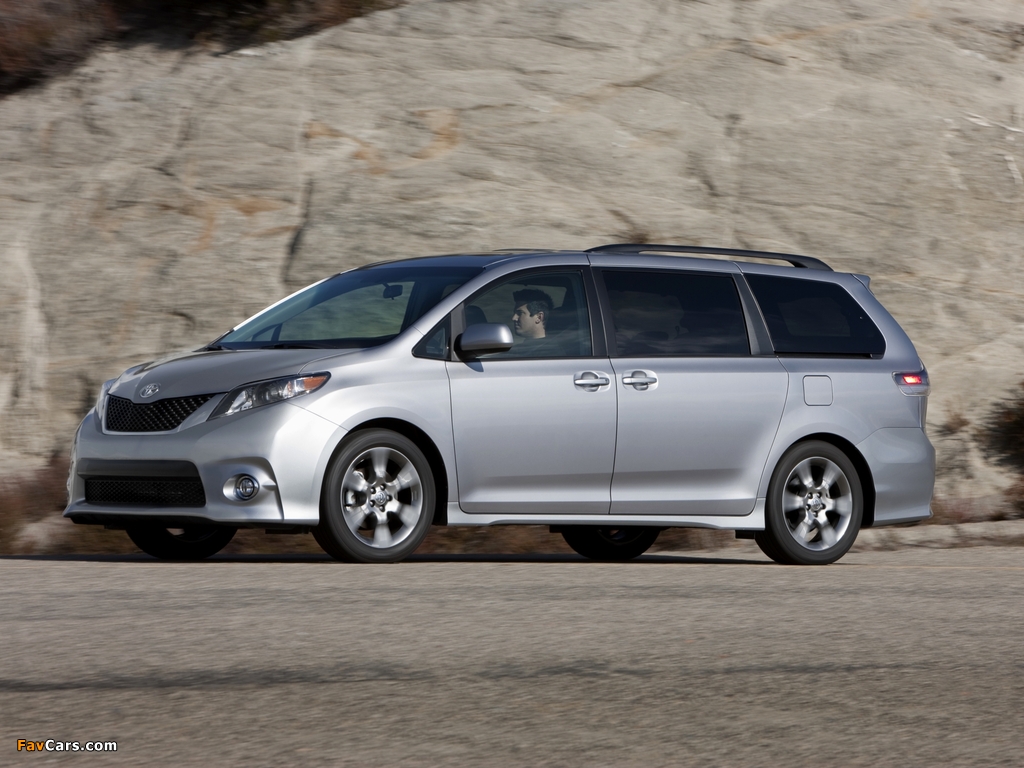 Pictures of Toyota Sienna SE 2010 (1024 x 768)