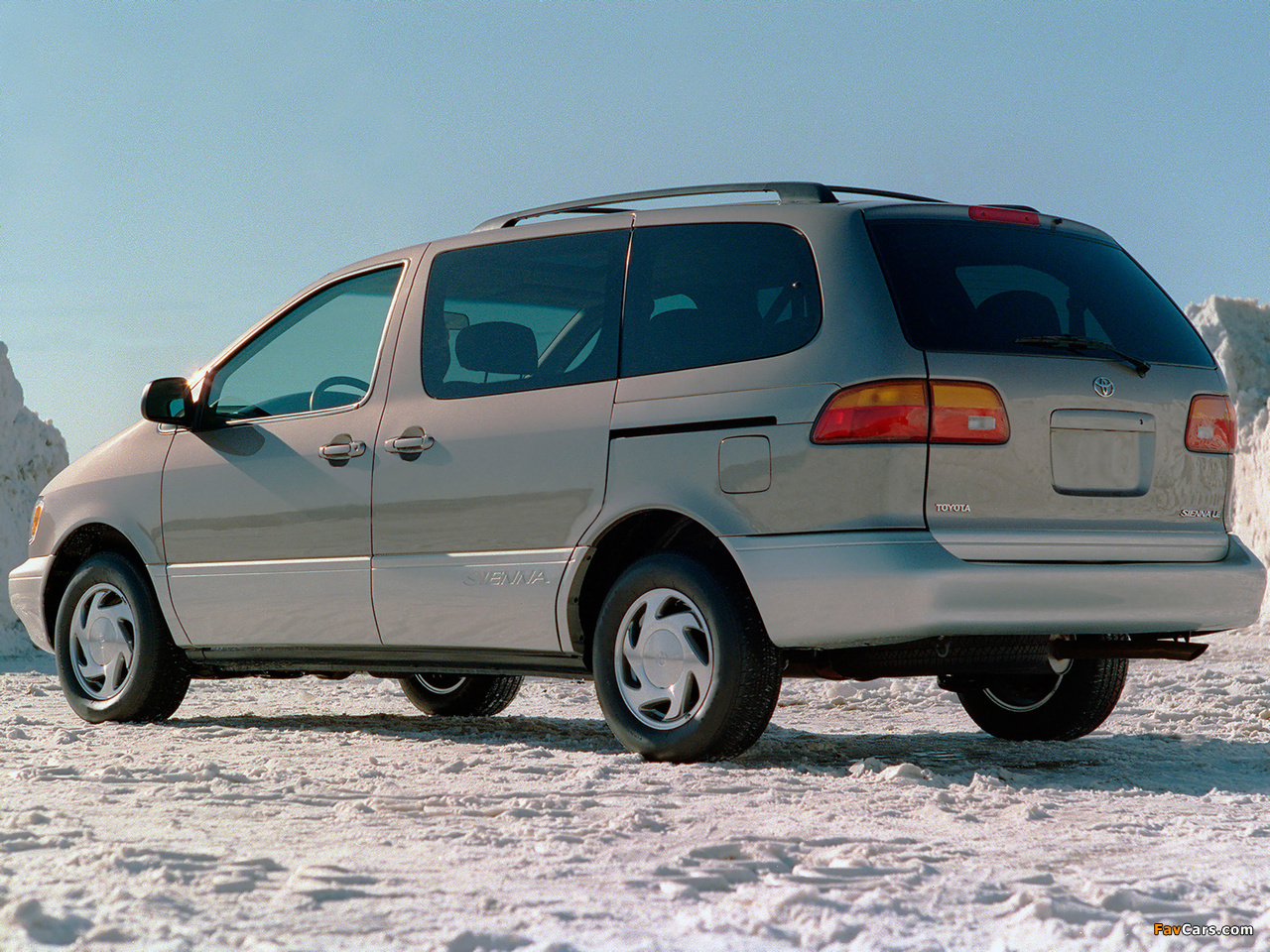 Toyota Sienna 1997–2001 images (1280 x 960)