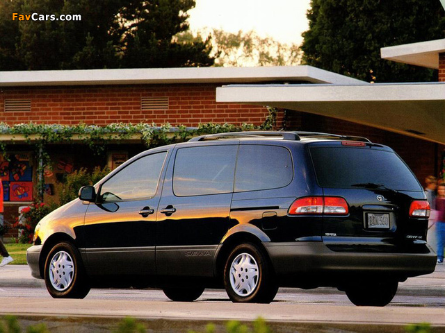 Toyota Sienna 2001–03 images (640 x 480)