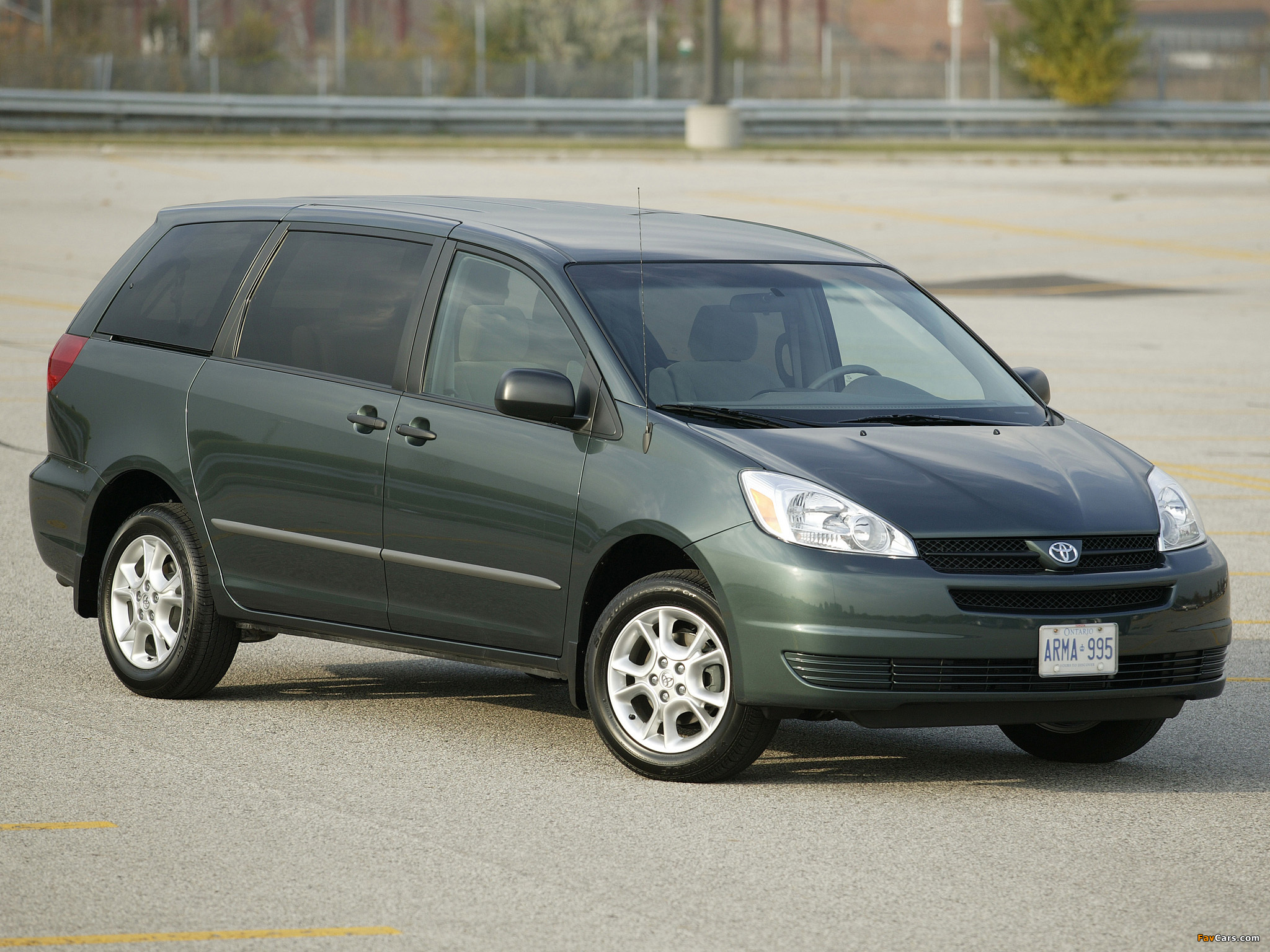 Toyota Sienna 2004–05 wallpapers (2048 x 1536)