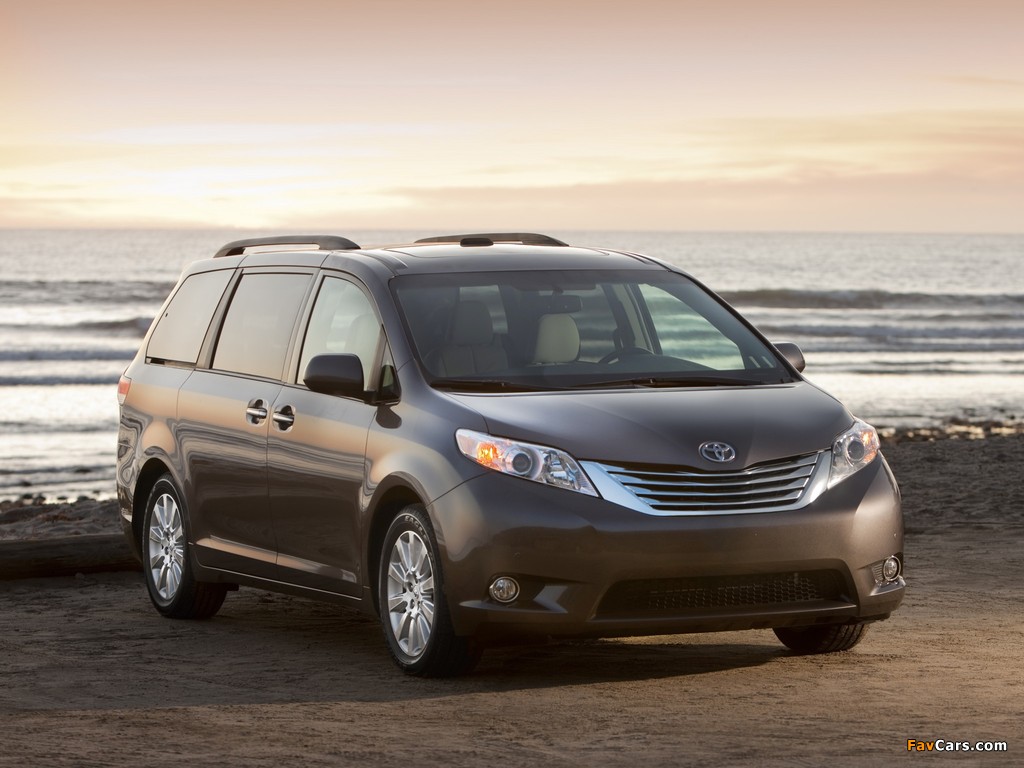 Toyota Sienna 2010 images (1024 x 768)
