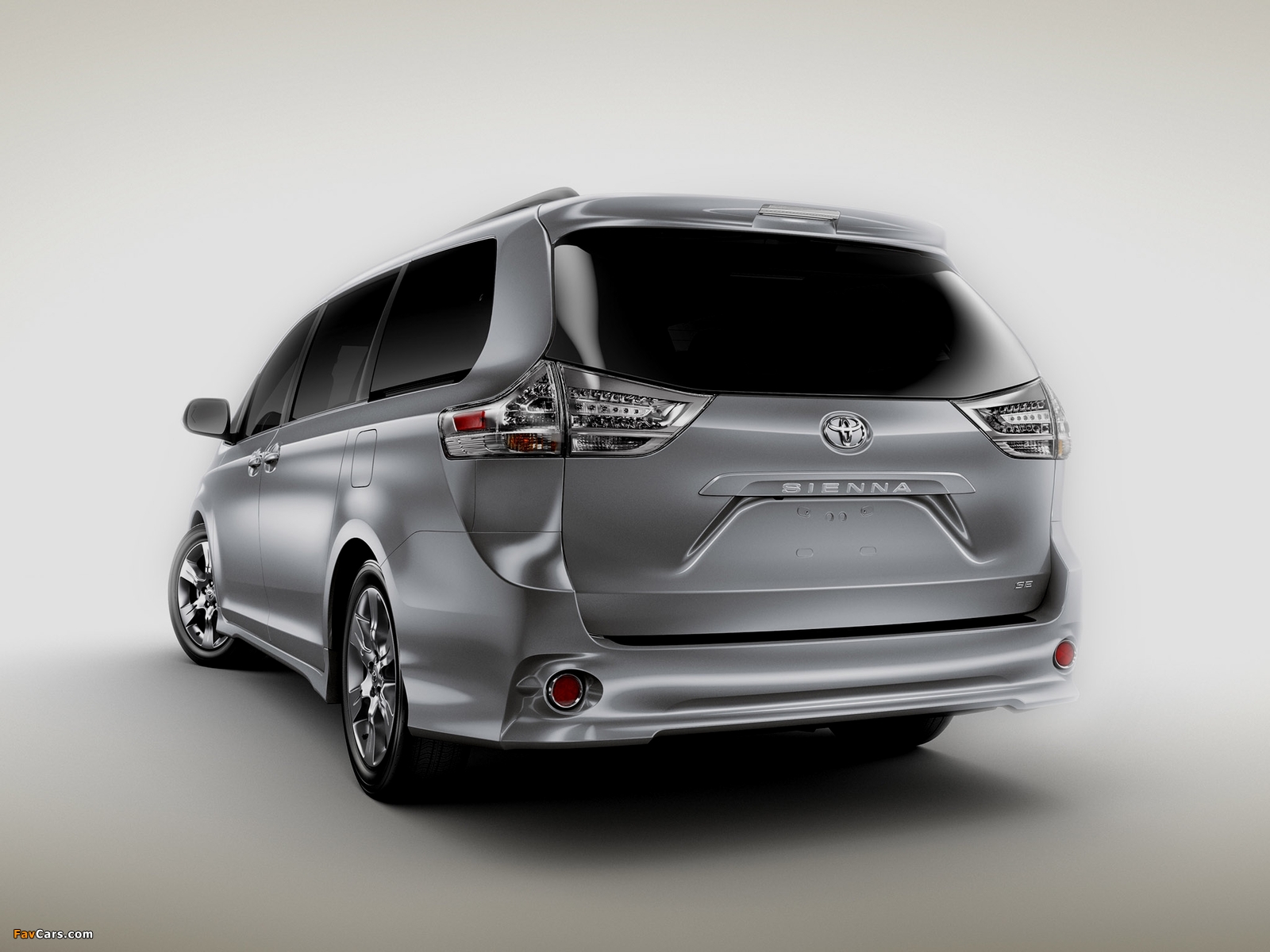 Toyota Sienna SE 2010 images (1600 x 1200)