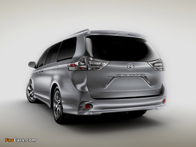 Toyota Sienna SE 2010 images (640 x 480)