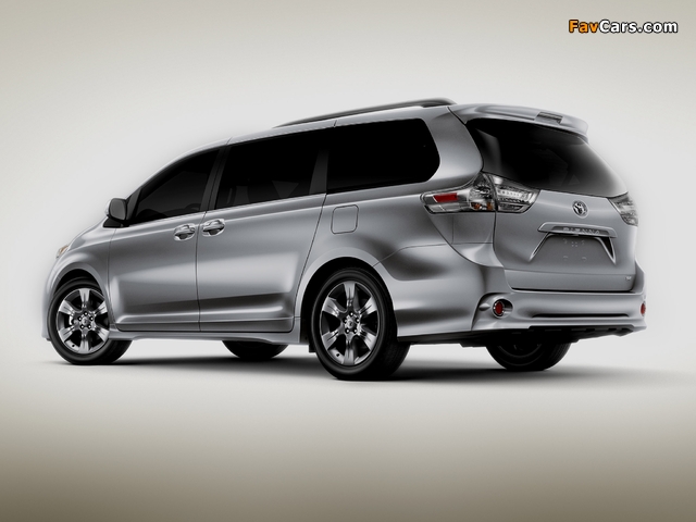 Toyota Sienna SE 2010 photos (640 x 480)